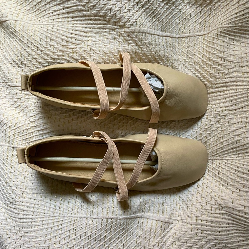 Ivory square toed strappy leather ballet flats